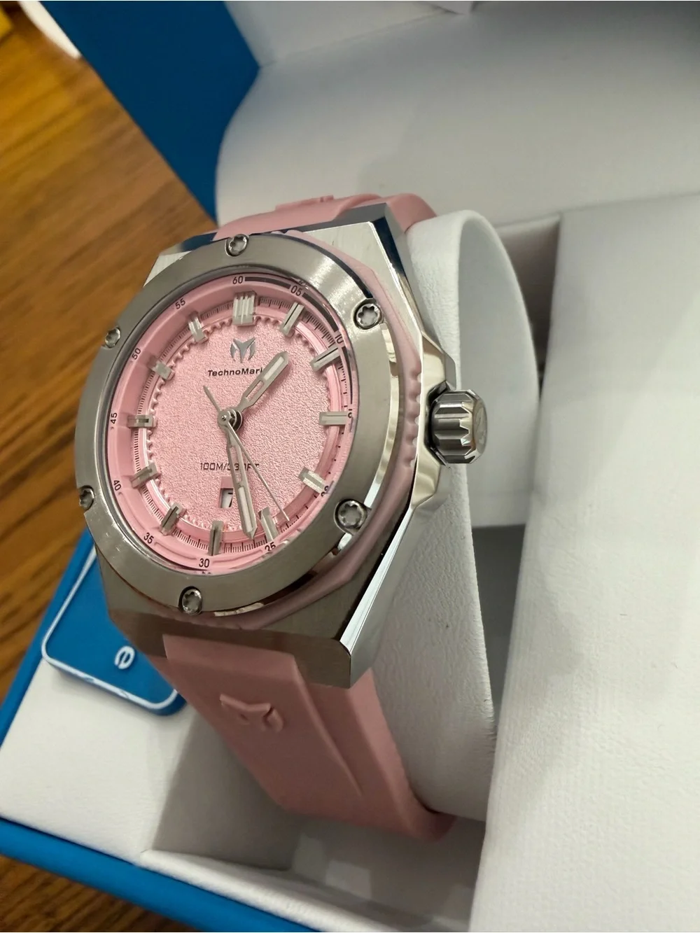 Invicta TechnoMarine Coral in Pink